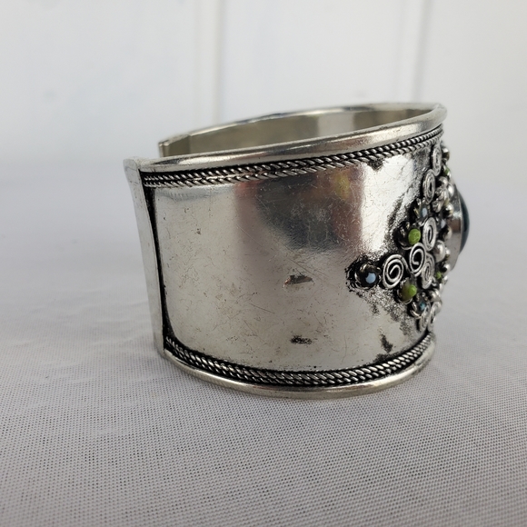 Pretty Boho Silver Tone Cuff Bracelet Teal Center Stone - Picture 4 of 9